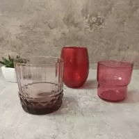 Besprühtes oder durchgefärbtes Glas?
